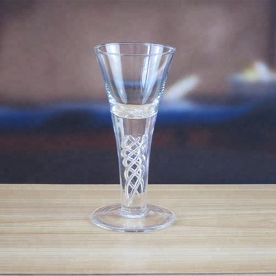 গুণ Handmade Decorative Twisted DNA Stem Custom Shot Glasses কারখানা