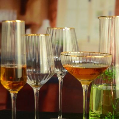 গুণ Customize Gold Rim Optical Stripes Crystal Cocktail Glasses কারখানা