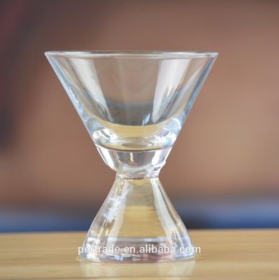 গুণ 80ml Heavy Duty Cone Stem Vintage Crystal Martini Glasses কারখানা
