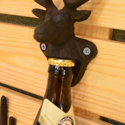 গুণ Home Decor Deer Head Brown Rust Cast Iron Bottle Opener কারখানা