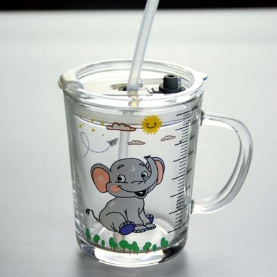 গুণ Cartoon Crystal Drinking Glass With Lid And Silicate Straw কারখানা
