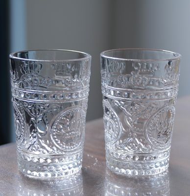 গুণ 8Oz Crown Design Embossed Tumbler Drinking Glasses কারখানা