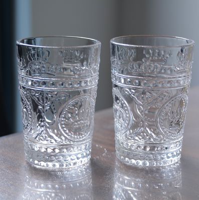 গুণ 8Oz Crown Design Embossed Tumbler Drinking Glasses কারখানা