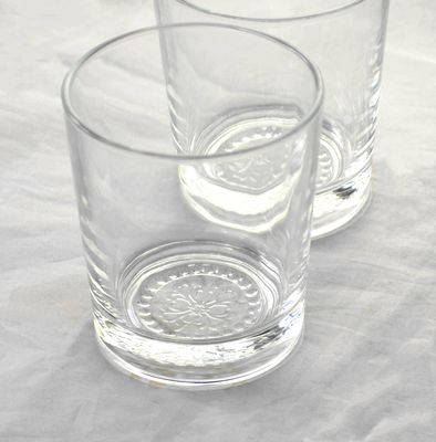 গুণ Wholesale Concise Tumbler Drinking Glasses Customized Embossed Flower Pattern Double Old Fashion Glass Cup কারখানা