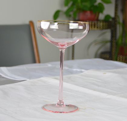 গুণ Pink Crystal Cocktail Glasses কারখানা