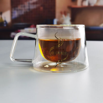 গুণ 200ml Borosilicate Double Layer Glass Coffee Mug With Golden Logo কারখানা