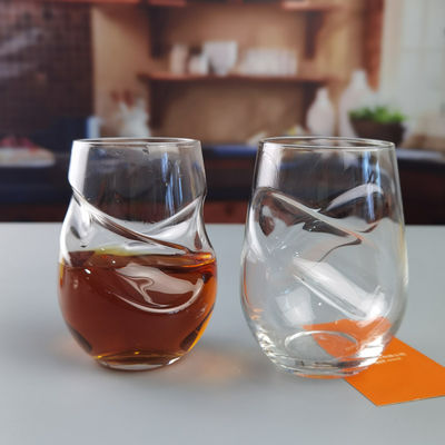 গুণ Twisted Swirling Crystal Red Wine Glasses 250ml Stemless কারখানা